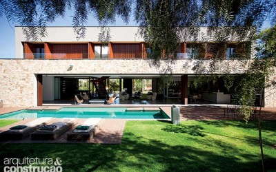 Exterior e interior se confundem nesta casa-varanda
